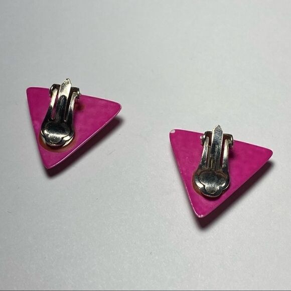 Earrings – Vintage 1980s Pink Triangular Clip-Ons - Picture 2 of 2